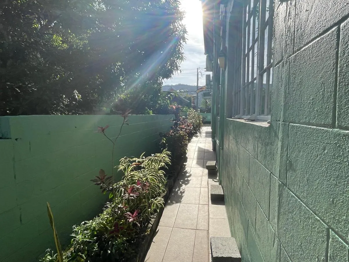 Arlene'S Nest Diego Martin - 3 Bedroom 1 & Half Bath Cozy Apt 0*,  Trinidade e Tobago
